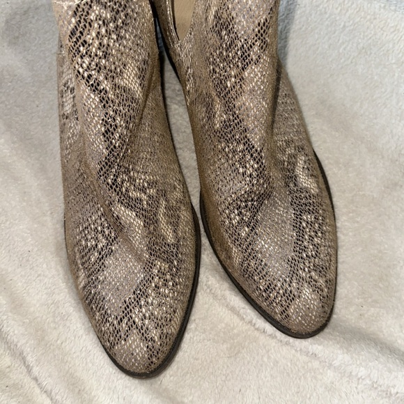 Volatile Chronicle Ankle Booties, Snake Print, Women's Size 10 - Picture 5 of 8